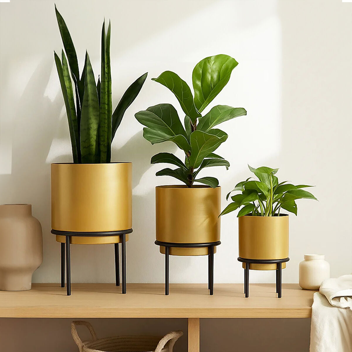 Avento Set Of Three Gold Planters