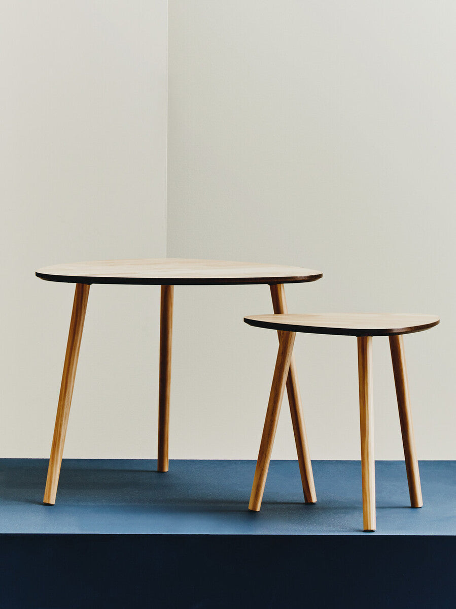 Set Of 2 Natural Wooden Nesting Side Tables With Tripod Legs & Rounded Triangle Tops, Rostok