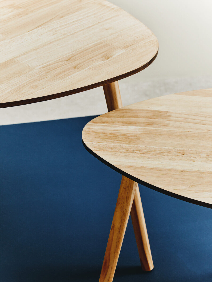 Set Of 2 Natural Wooden Nesting Side Tables With Tripod Legs & Rounded Triangle Tops, Rostok