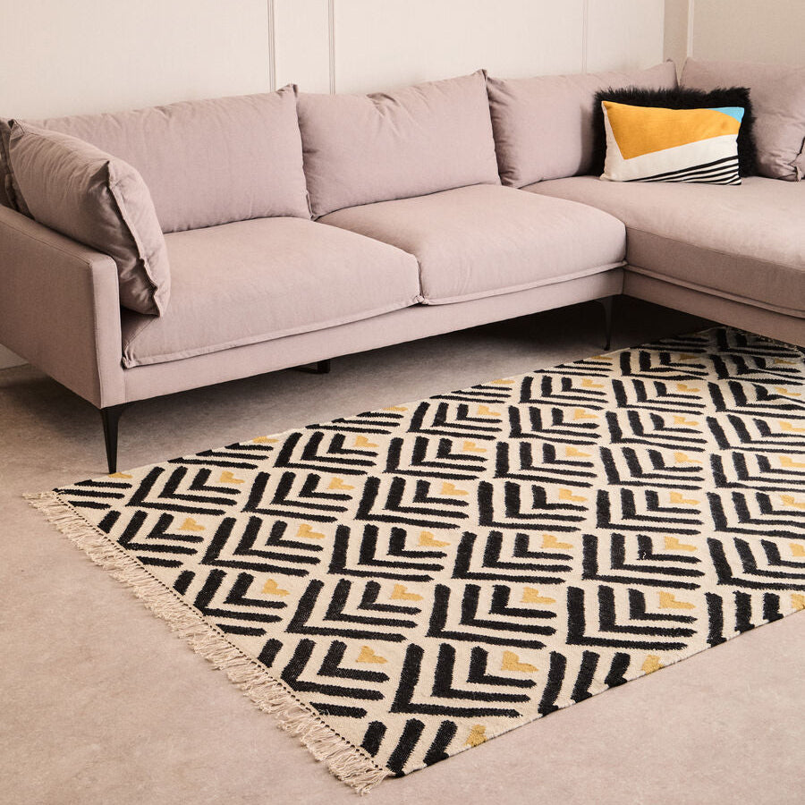Bosie Large Takara Linen Black Scandinavian Rug