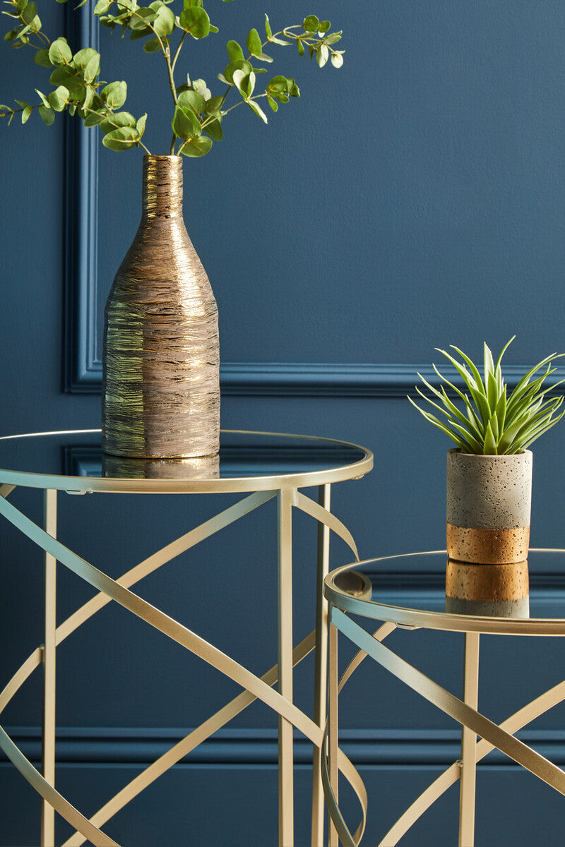 Set Of 2 Gold Champagne Flowing Swirl Metal Frame Side Tables With Mirrored Glass Tops, Avantis