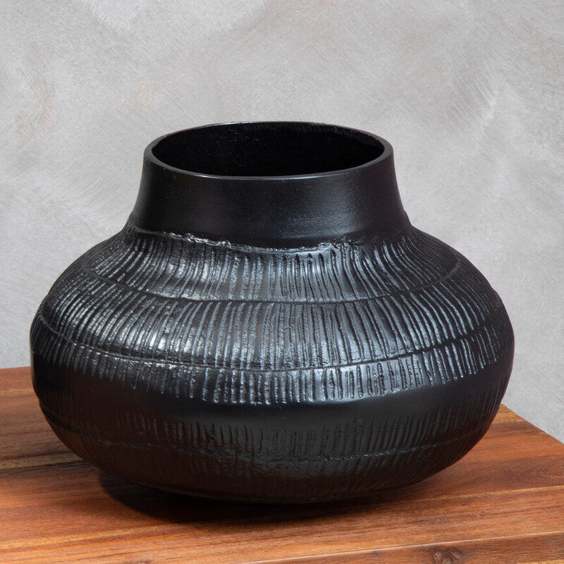 Deomali Small Black Vase