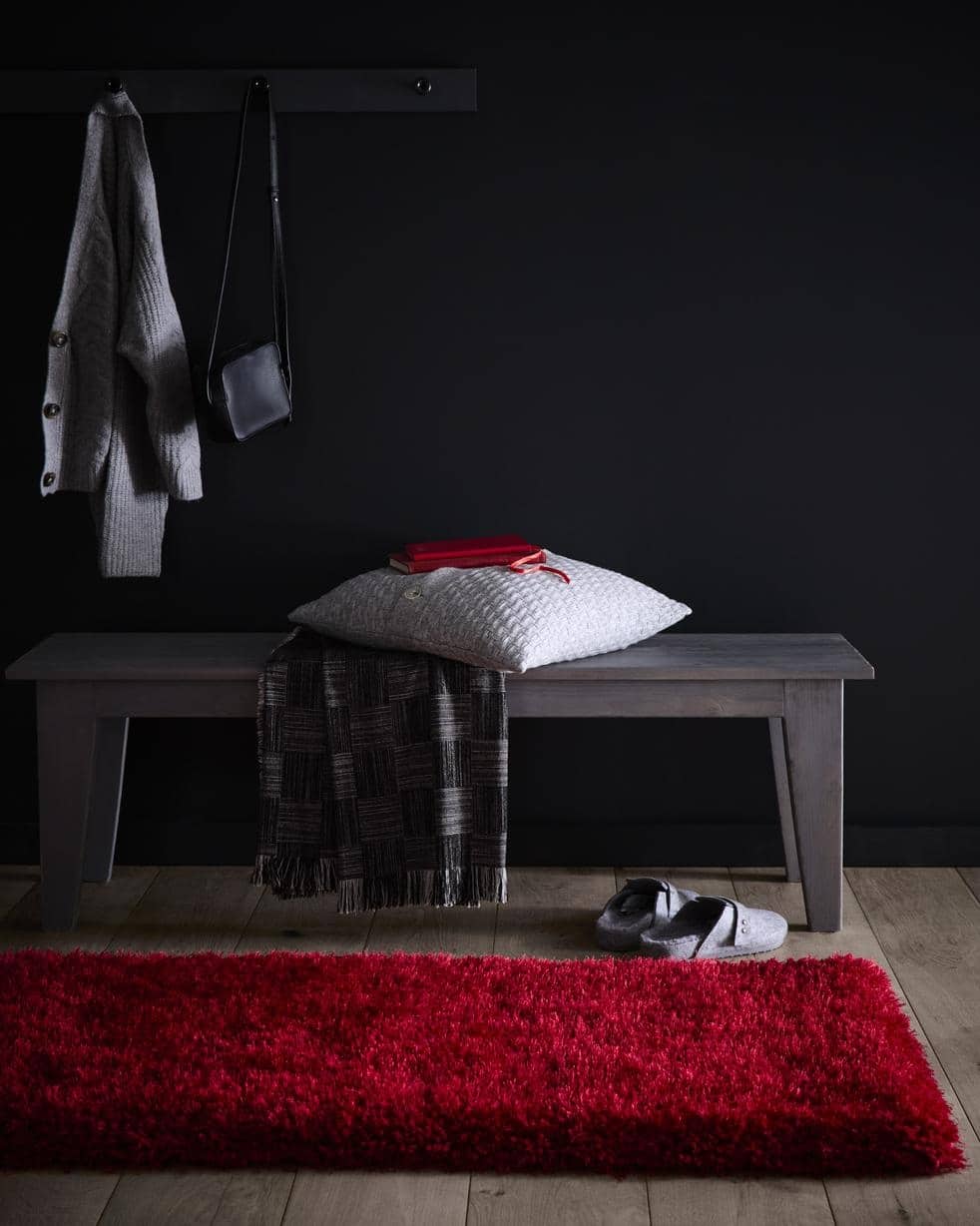 Chicago Red Shaggy Polyester Rug