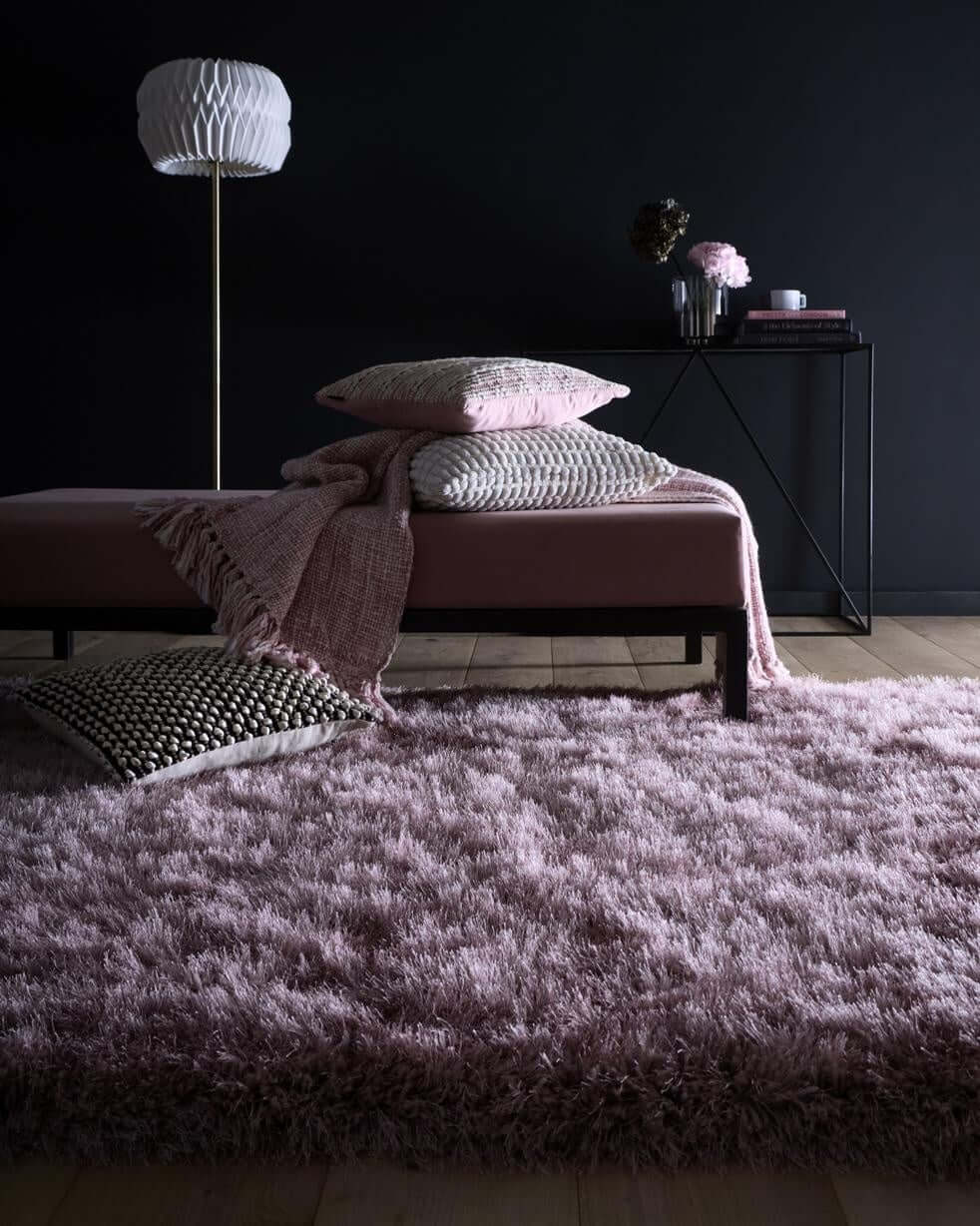 Extravagance Rose Shaggy Polyester Contemporary Rug