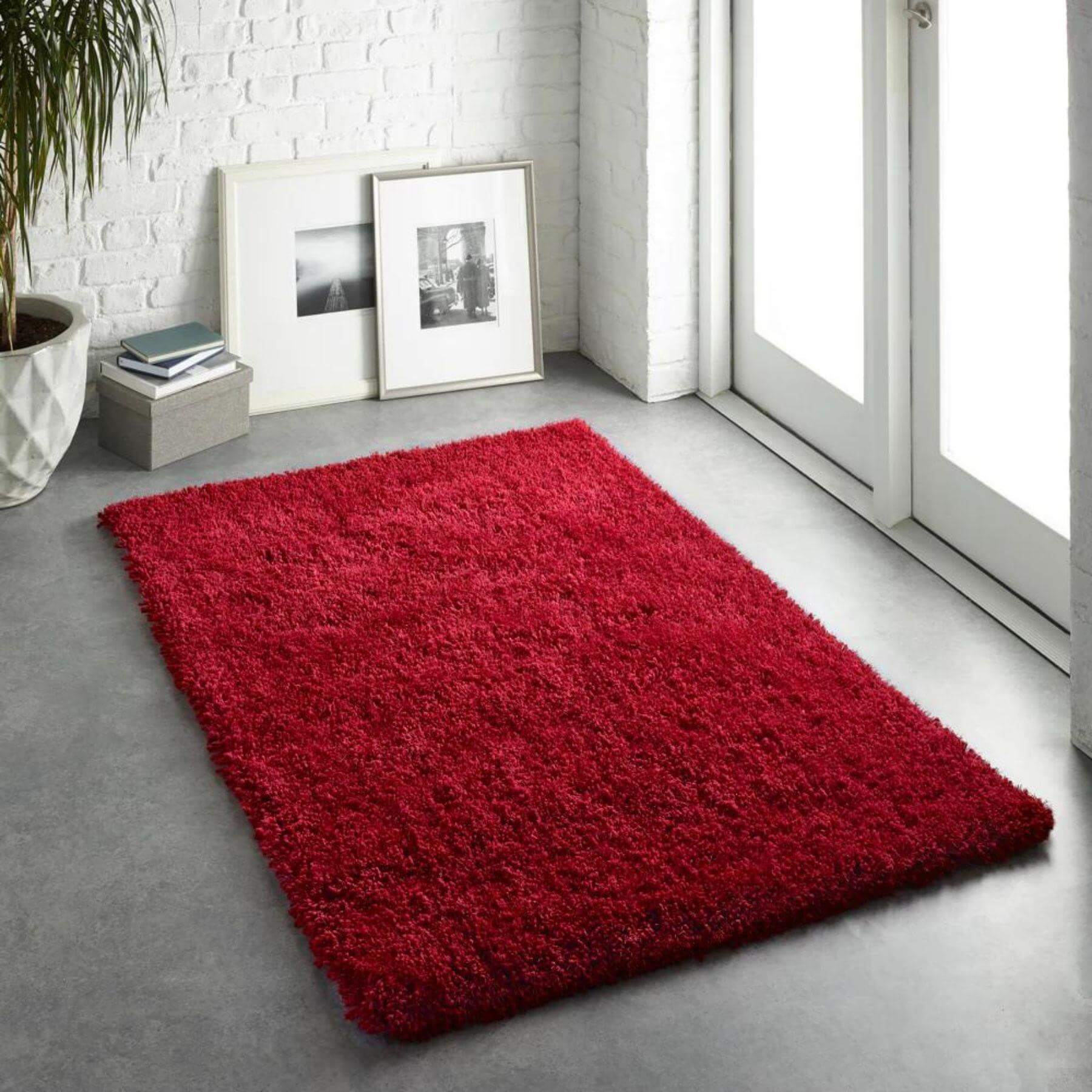 Chicago Red Shaggy Polyester Rug
